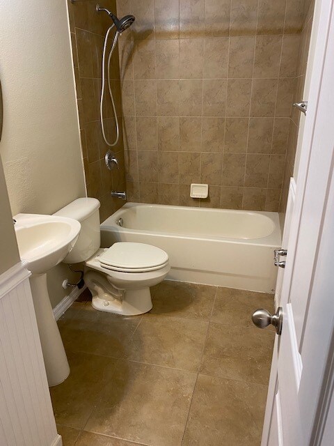 Building Photo - 3302 Fawnwood Dr