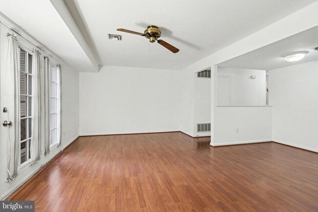 Building Photo - 503 Barrington Ct