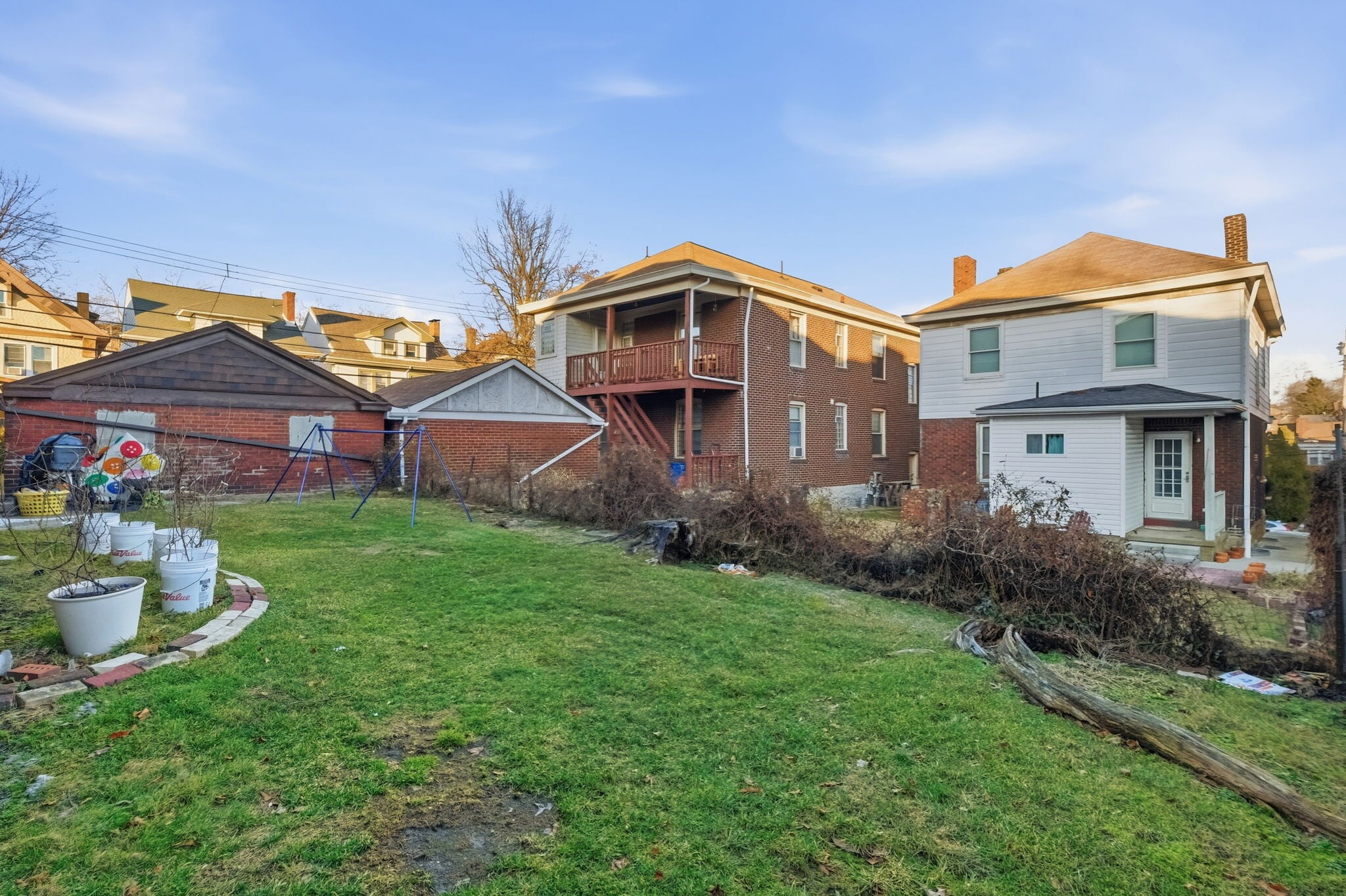 Building Photo - 2303 Sherbrook St