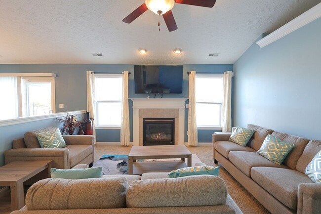 Building Photo - Charming 2-Bedroom Cul-de-Sac Home with Fire Pit Near Purdue University