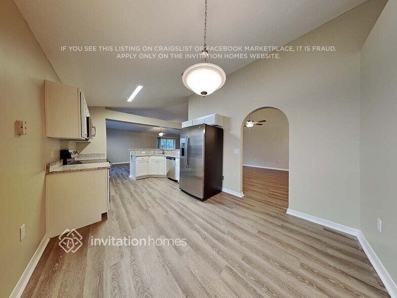 Building Photo - 2470 Brookshire Cir