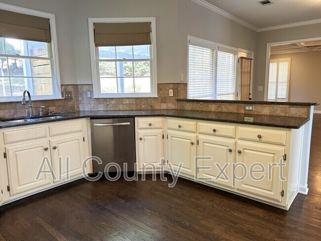 Building Photo - 4545 Sudbury Ct