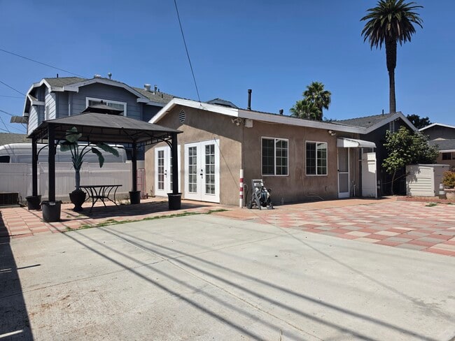 Building Photo - 1038 Raymond Ave