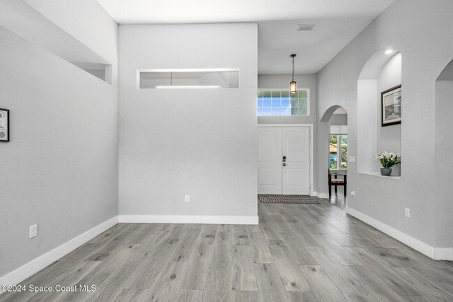 Building Photo - 382 Eldron Blvd NE