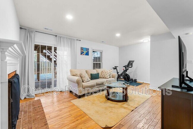 Building Photo - 5461 Grove Ridge Way