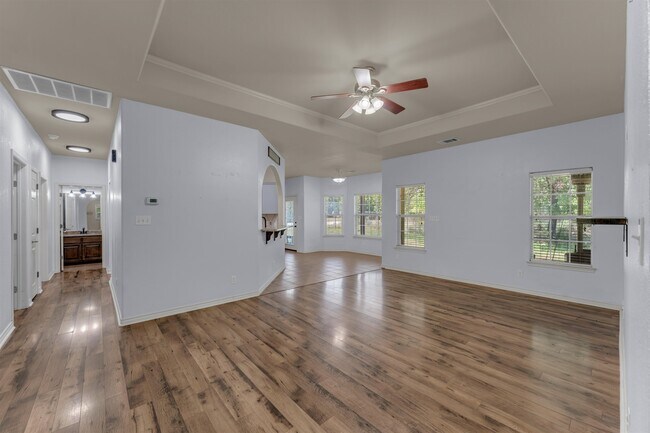 Building Photo - 145 Chaumont St