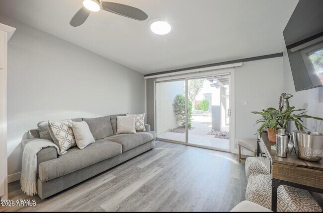 Building Photo - 16807 E Gunsight Dr