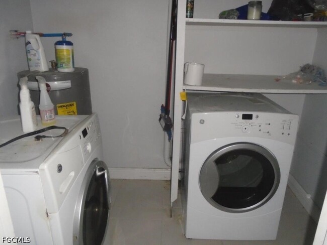 Building Photo - 2623 Linhart Ave