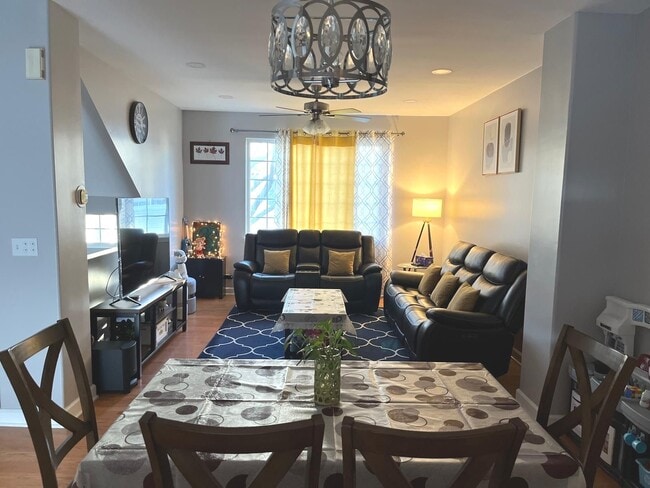 Building Photo - 3472 Ravinia Cir