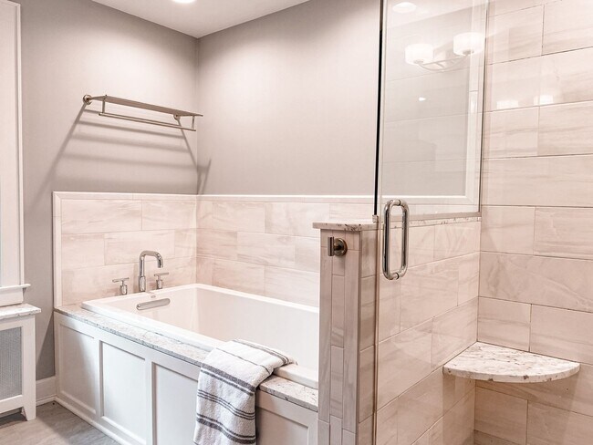 Building Photo - Short-Term Single Family Home Rental - Desirable Neighborhood
