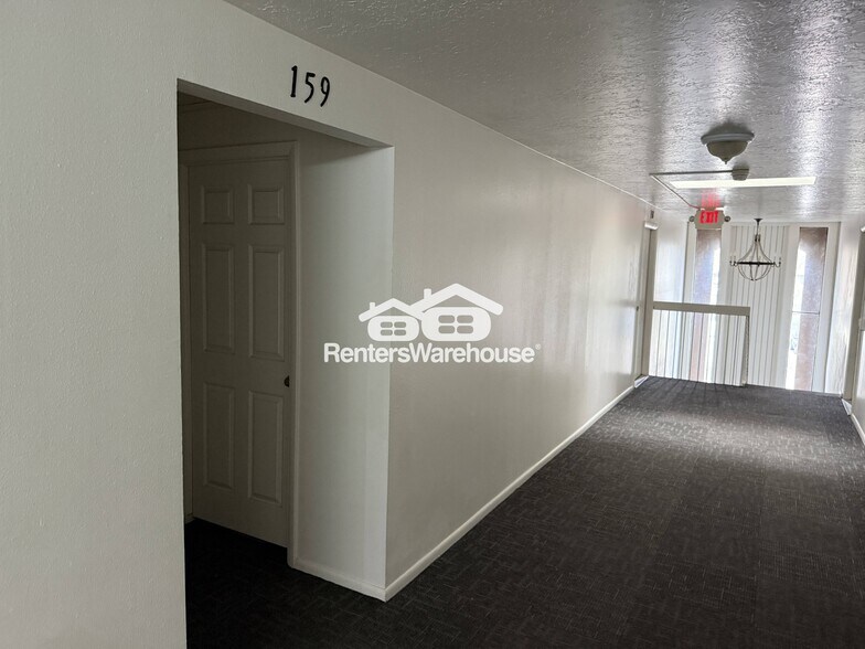 Building Photo - 5660 S Meadow Ln