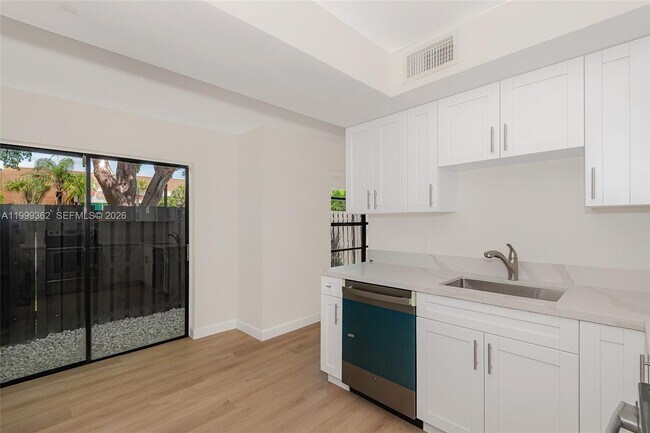 Building Photo - 11125 SW 132nd Ct