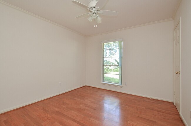 Building Photo - 7923 Burgoyne Rd