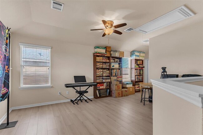 Building Photo - 206 Linden Ln