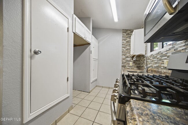 Building Photo - 11049 Marisma Ct