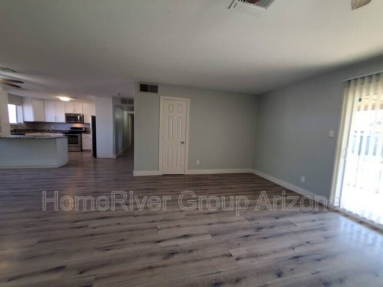 Building Photo - 4023 N 80th Dr