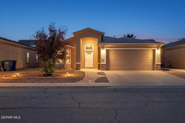 Building Photo - 14325 Woods Point Ave