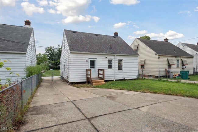 Building Photo - 14214 Reddington Ave