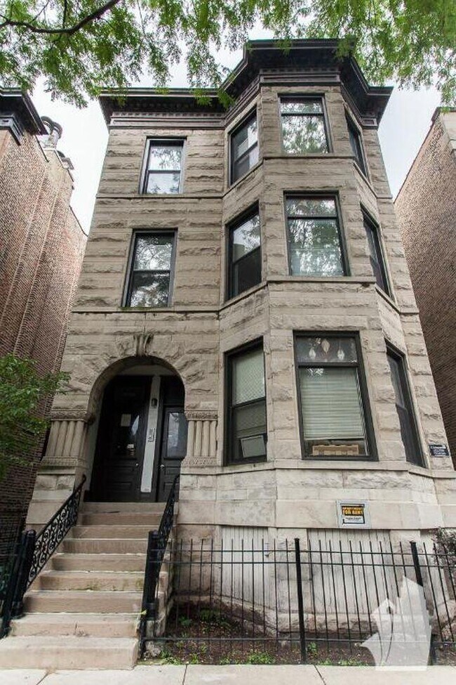 Building Photo - 2 bedroom in Chicago IL 60657