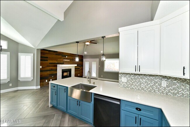 Building Photo - 2013 Sun Country Dr