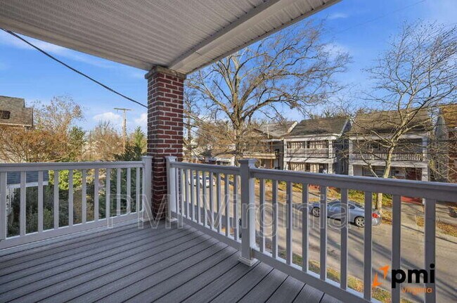 Building Photo - 703 W 29th St