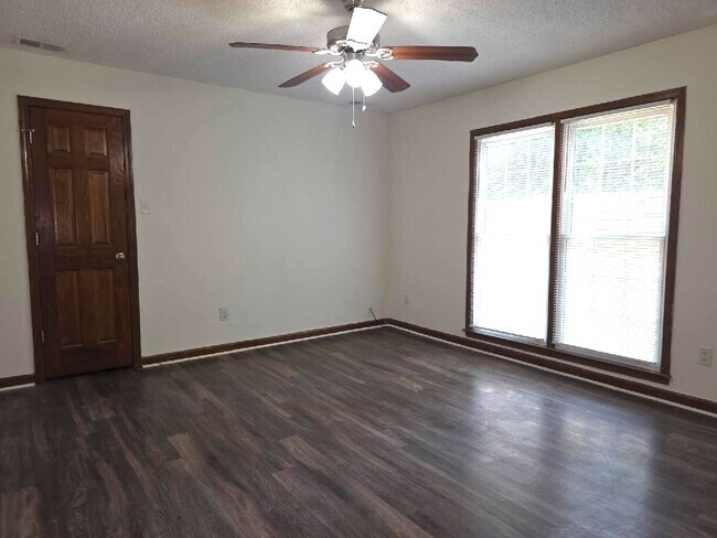Building Photo - 6244 Kirby Downs Dr