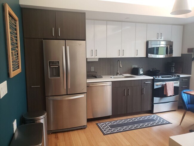 Building Photo - Furnished Condo in Overlook Neighborhood!