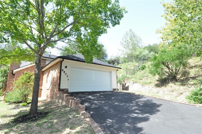 Building Photo - 9902 Talleyran Dr