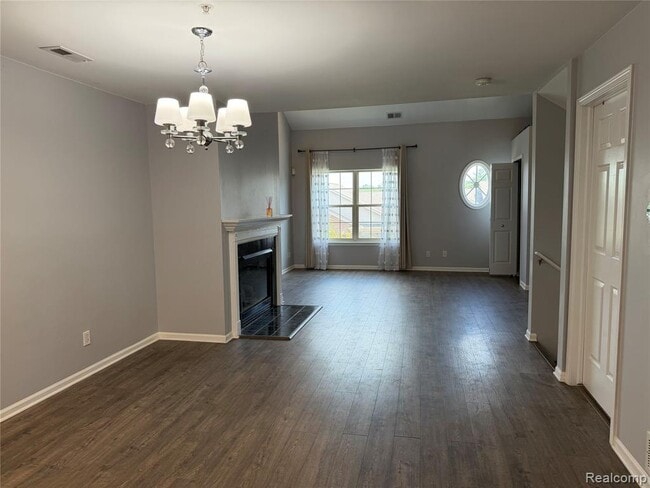 Building Photo - 29415 Glen Oaks Blvd E