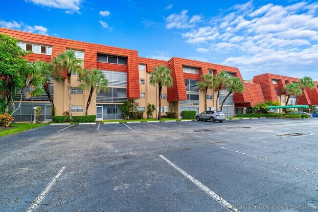 Building Photo - 22615 SW 66th Ave