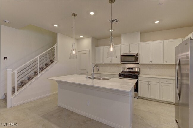 Building Photo - 2783 Abrantes Pl