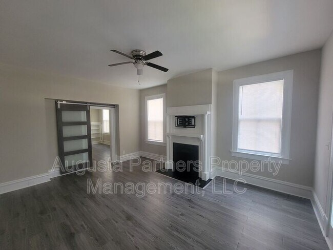 Building Photo - 323.5 Ellis St