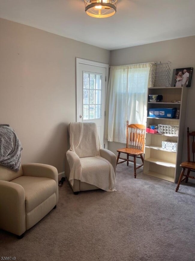 Building Photo - 16 Brookside Ave