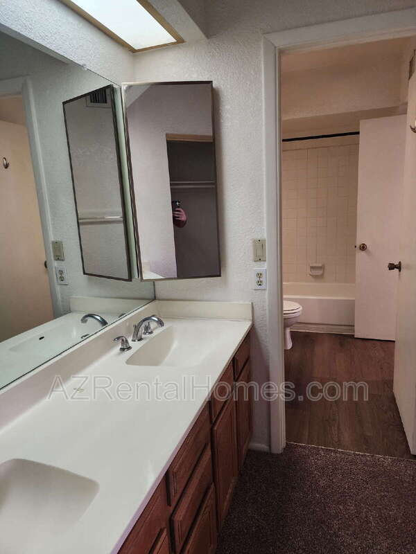 Building Photo - 819 N College Ave