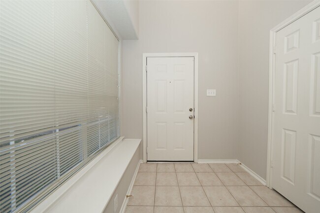 Building Photo - 14310 Mirkwood Ln