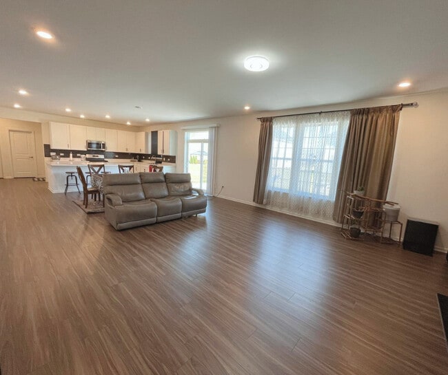 Building Photo - 1835 Coralito Ln