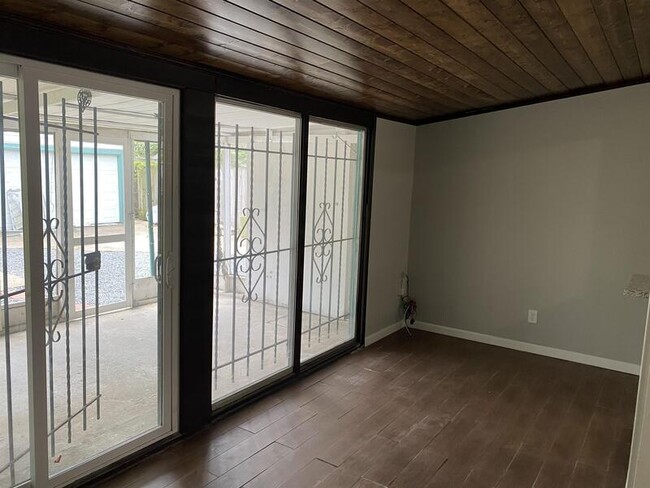 Building Photo - 8914 Linda Vista Rd