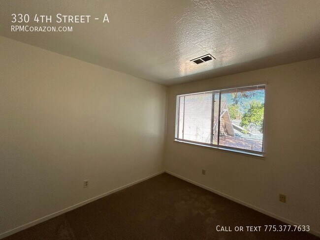 Building Photo - 330 4th St