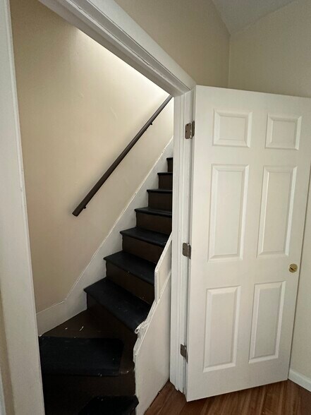 Building Photo - 134 Sherman St