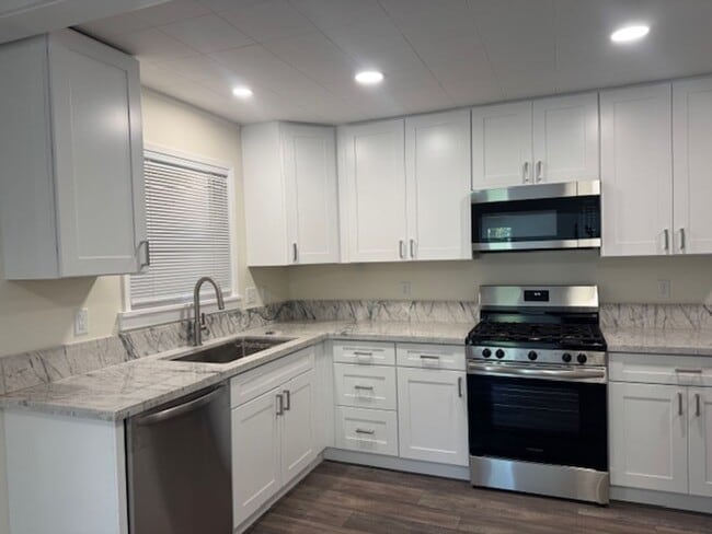Building Photo - Beautiful 4 bedroom CUTTEN home