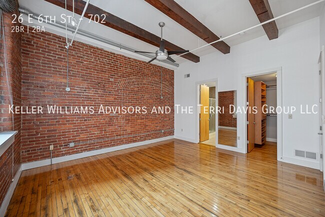 Building Photo - 26 E 6th St