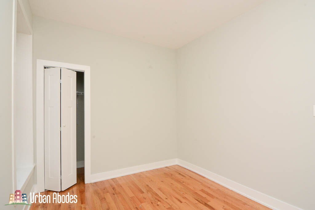 Building Photo - 636 W Oak St