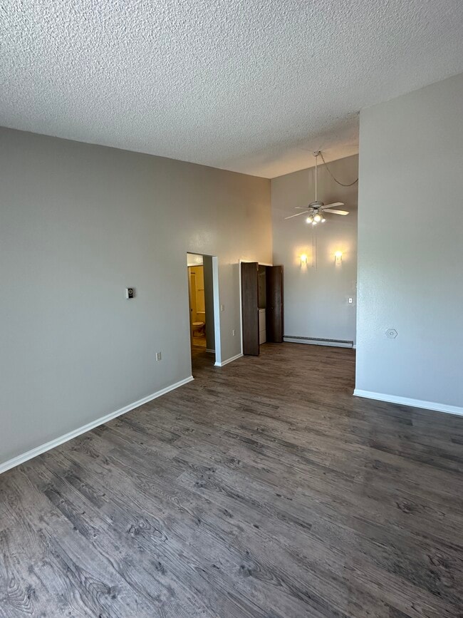 Building Photo - Sycamore Gardens Apartments