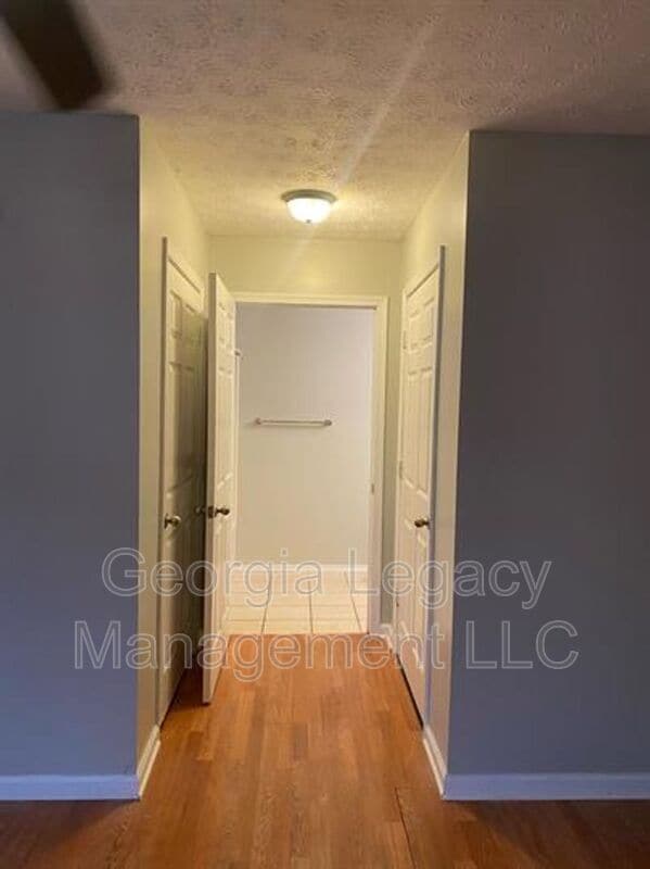 Building Photo - 896 Campbell St