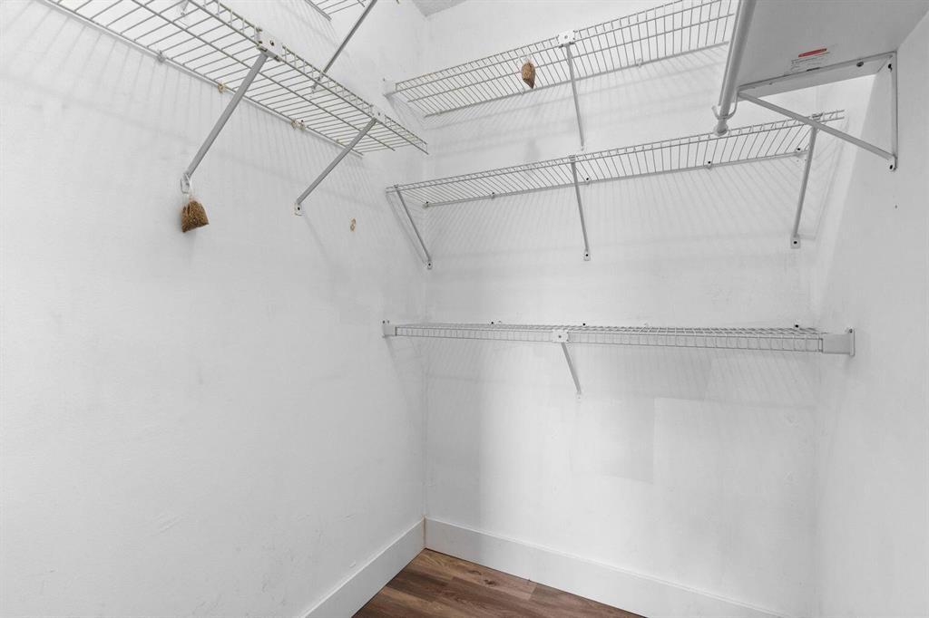 Building Photo - 8406 W Sample Rd