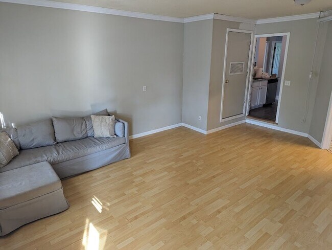 Building Photo - Adorable 3 BD 1 BA House 5 Min to Downtown Springdale