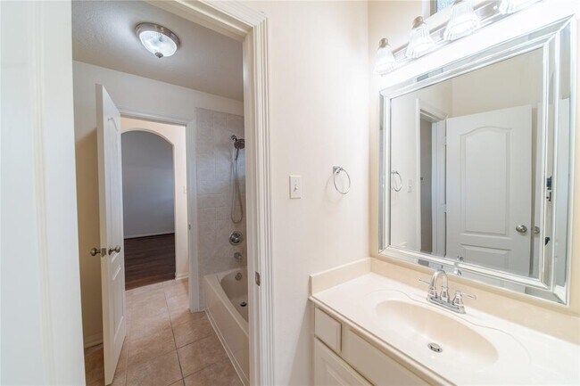 Building Photo - 28210 Cross Creek Springs Ln