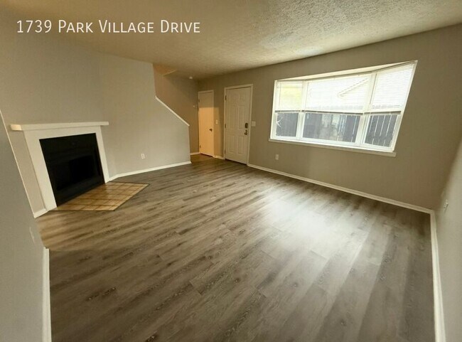 Building Photo - 1739 Park Village Dr