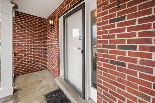 Building Photo - Beautifully Renovated Home in Worthington Place