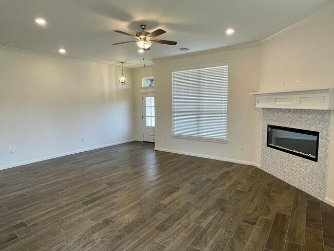 Building Photo - 604 Smt Pt Ln